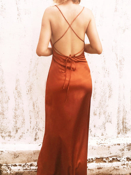 Drapiertes Bronze Backless Mulberry Silk Slip Dress mit Wasserfallausschnitt - Studio Alashanghai Silk