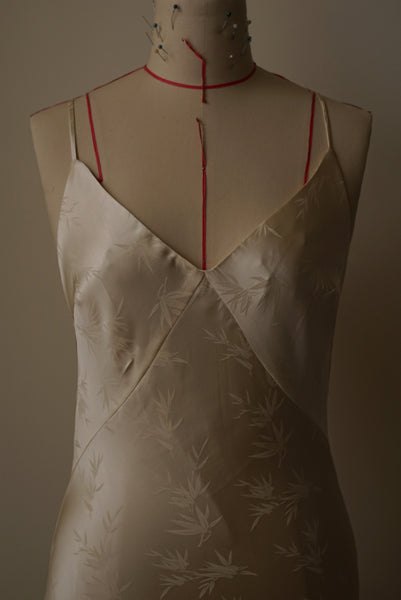 100% Mulberry Silk Simplicity V Neck Dress