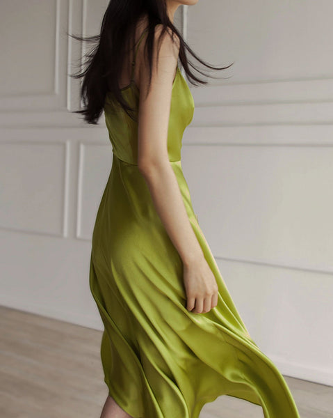Abito sottoveste Jelena in seta verde gelso - Studio Alahanghai Silk